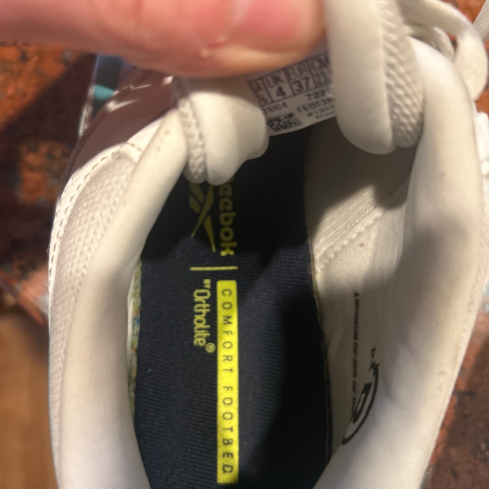 Reebok women’s gym shoes - Picture 6 of 8